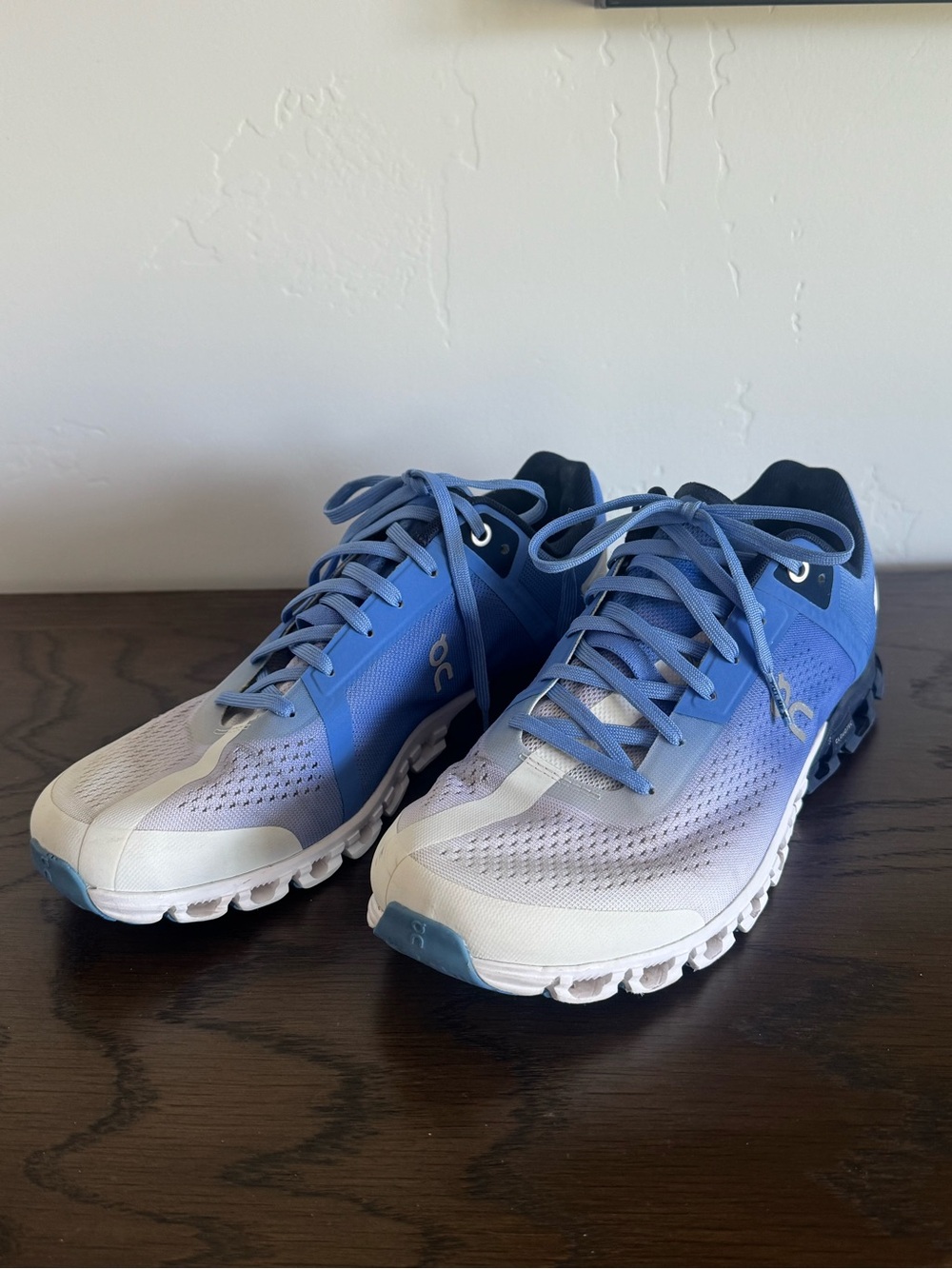 On Running Women's Gradient Blue White Cloudsurfer Athletic Shoes